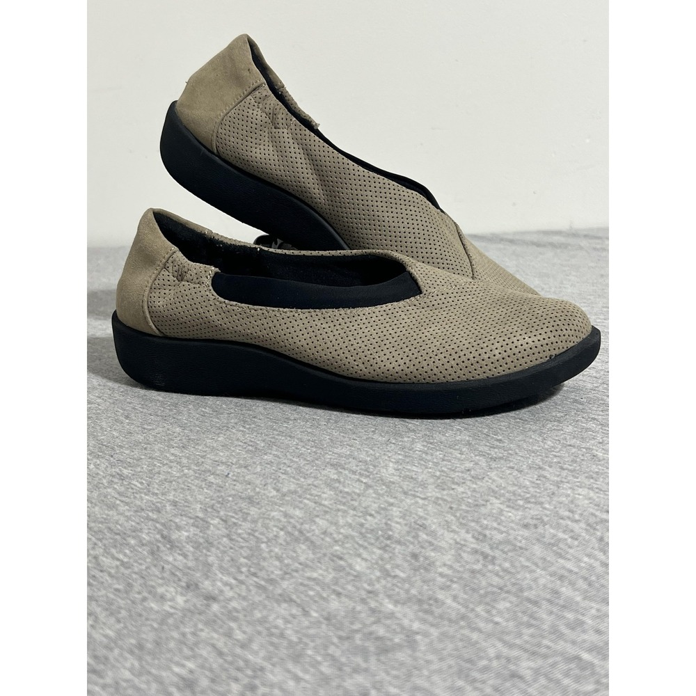 Clarks Cloudsteppers Sillian Paz Shoes Womens Size 6 Taupe Slip On Comfort Flats
